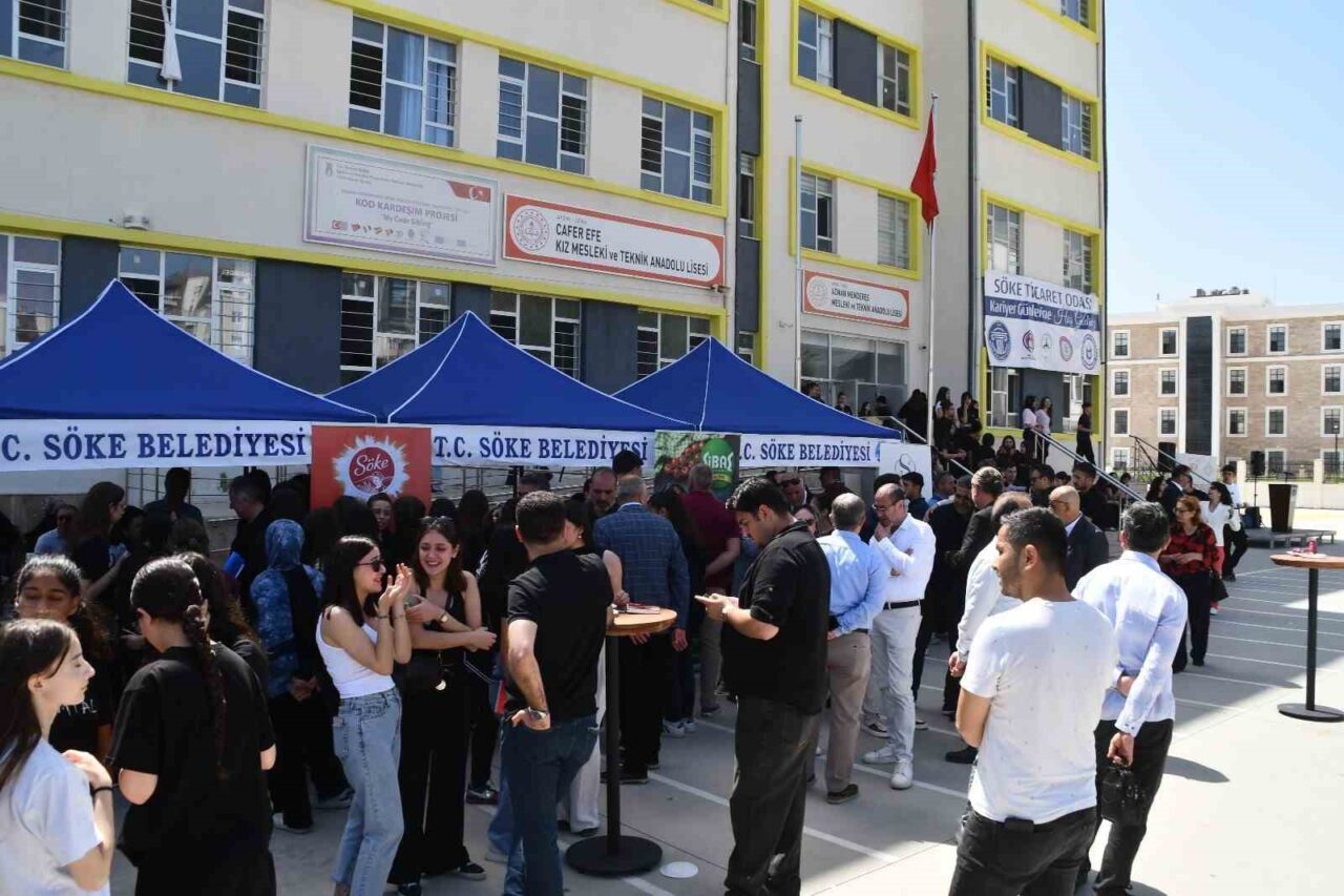 sokede 3 kariyer gunleri gencleri is dunyasiyla bulusturdu daaf181b3909