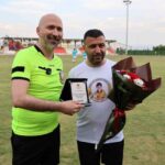 sokespor altyapisinda futbola baslayan tasdemir sahalara veda etti 309ad0fa55c0