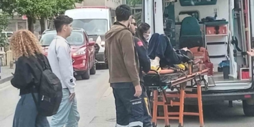 Ticari araç ile motosiklet çarpıştı: 1 yaralı