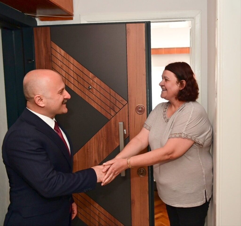 vali varol sehit aileleriyle bayramlasti 1d45c545f2c6