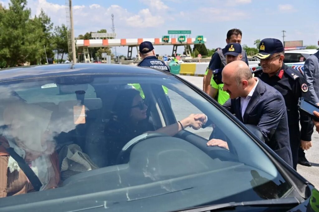 vali varoldan bayram oncesi otoyol denetimi f44ffc6251fb