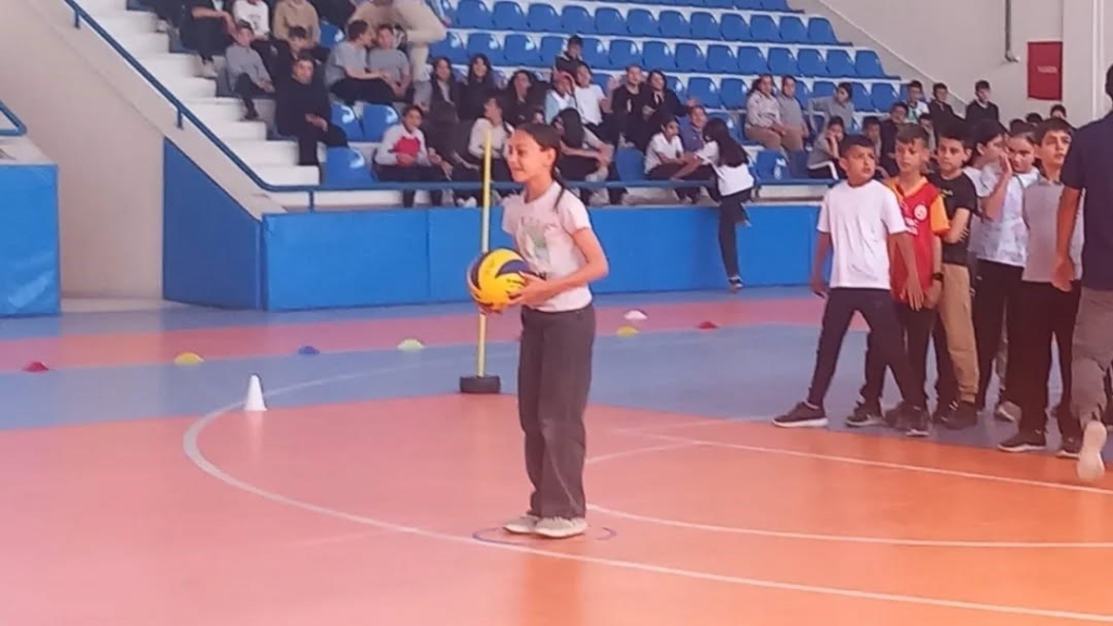 Yenipazar’da geleneksel çocuk oyunları heyecanı yaşandı 5 yenipazarda geleneksel cocuk oyunlari heyecani yasandi d1a7a5ea928d