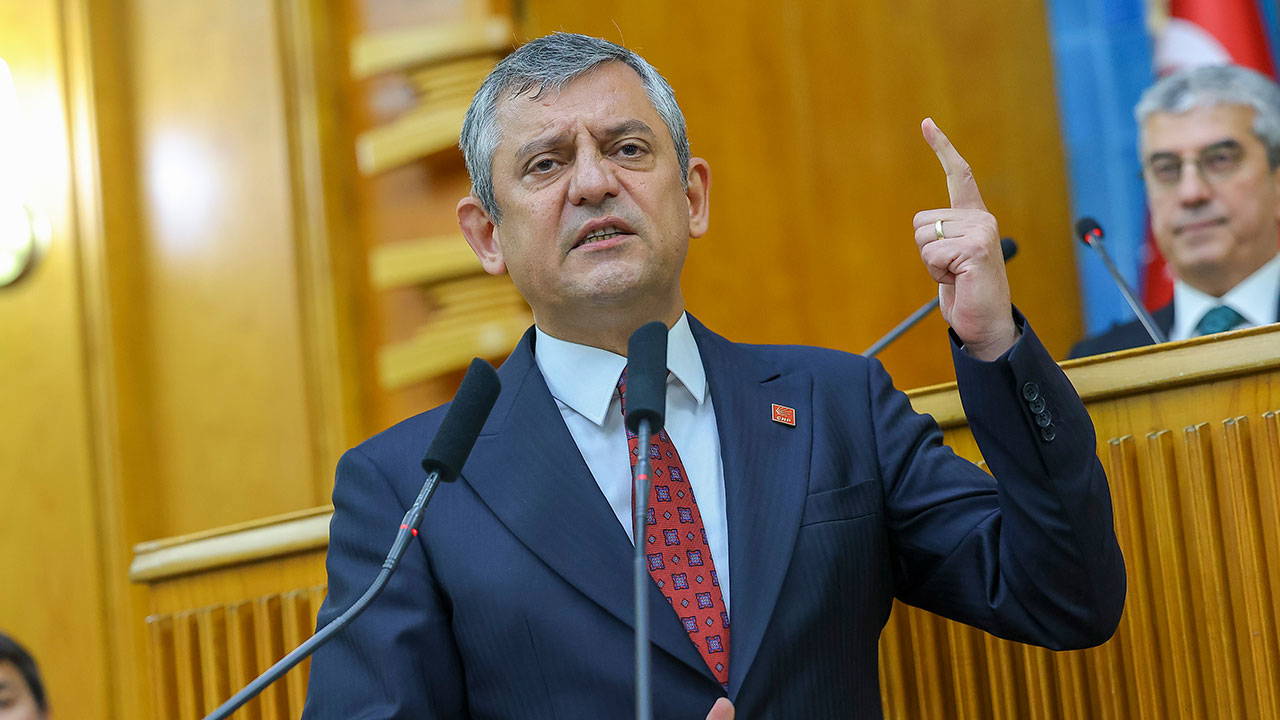 Özel’e yakın isim açıkladı: Yeni partiye geçilecek mi?