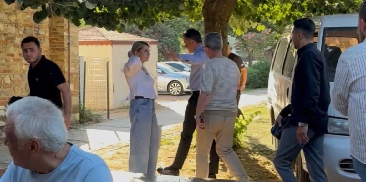 CHP toplantısında kriz: Belediye başkanı salonu terk etti