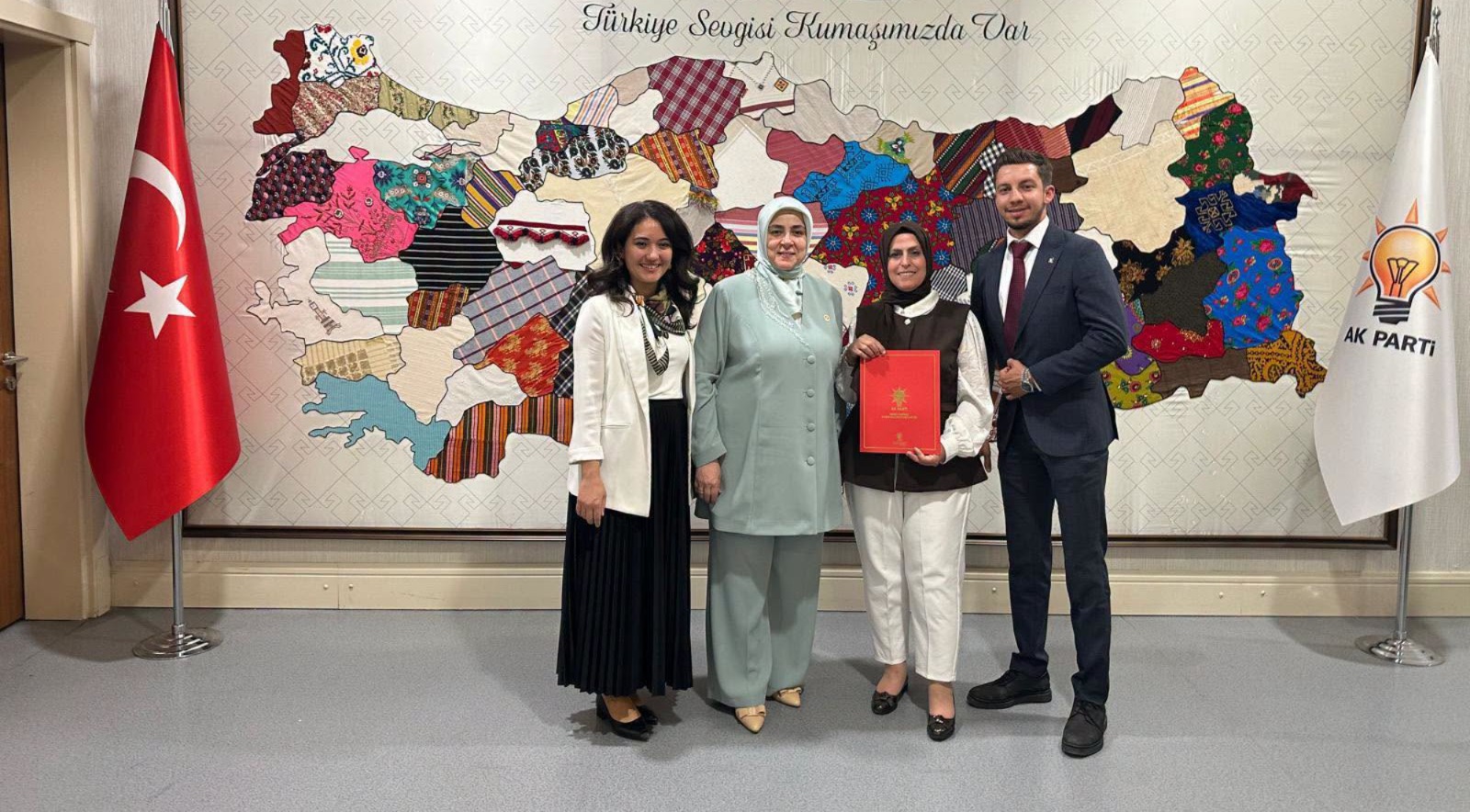 AK Parti Bozdoğan'a yeni başkan: Zehir zemberek sözlerle bırakmıştı 8 AK Parti Bozdoğan’a yeni başkan: Zehir zemberek sözlerle bırakmıştı