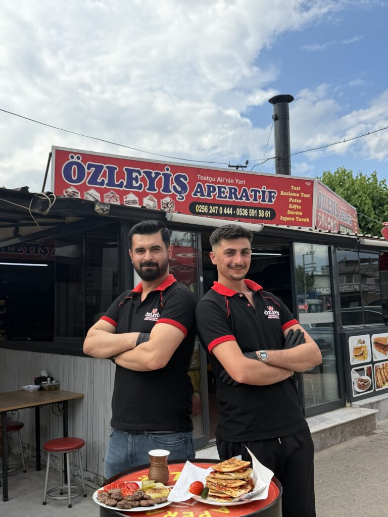 17 Yıldır Aynı Tat, Aynı Kalite: Özleyiş Aperitif'ten Şehir Hastanesi'ne Özel Kampanya 2 3