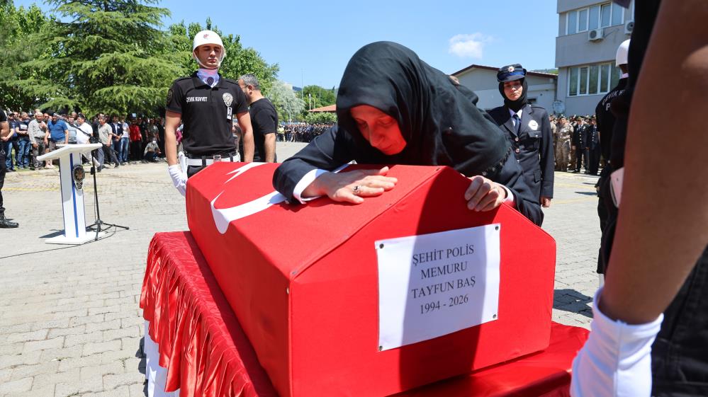 Aydınlı şehit polise eşinden yürekleri dağlayan veda 1 AW725347 01