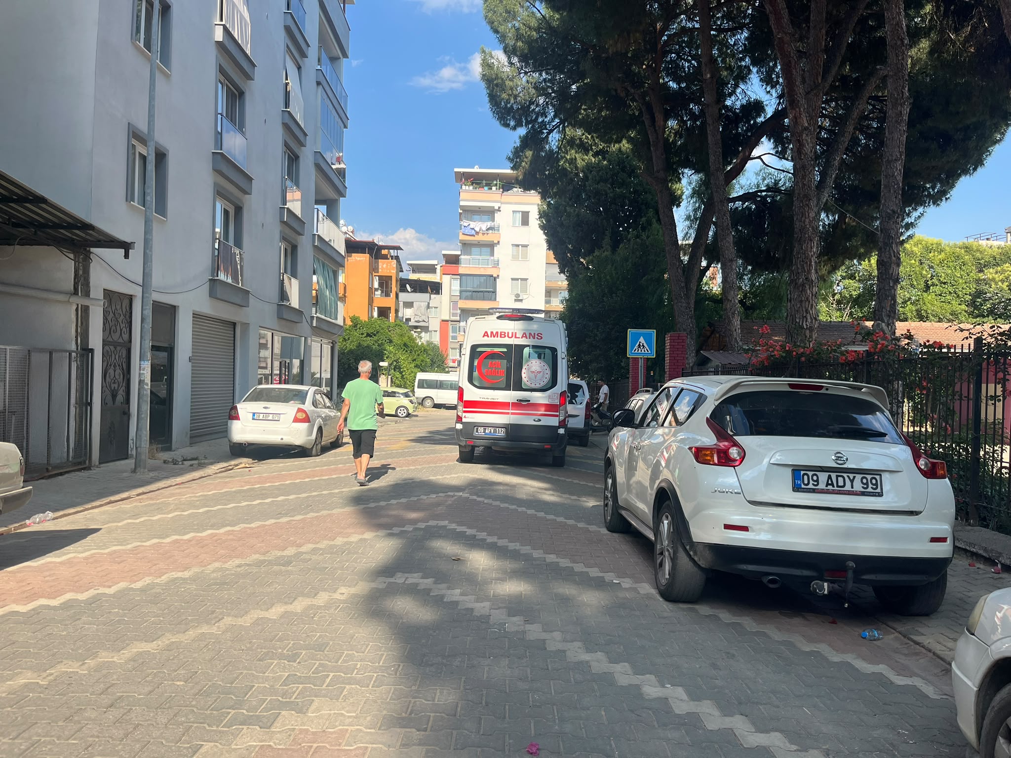 İncirliova’da kız ve erkek öğrenciler arasında kavga çıktı