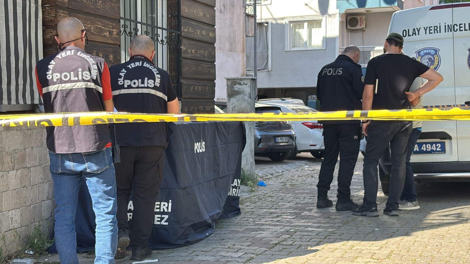 Aydın’ın Efeler ilçesinde yaşlı bir vatandaş sokakta ölü halde bulundu.