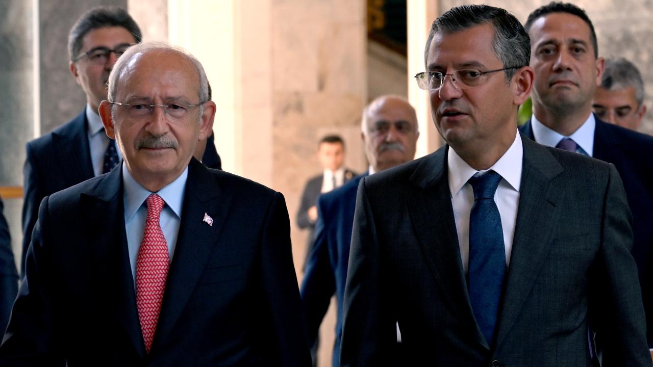 CHP'de grup toplantısı krizi 3 CHP’de grup toplantısı krizi