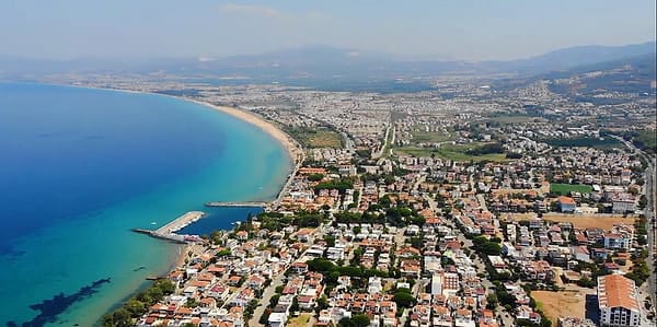 Kuşadası’nda 2 arsa satışa çıkıyor