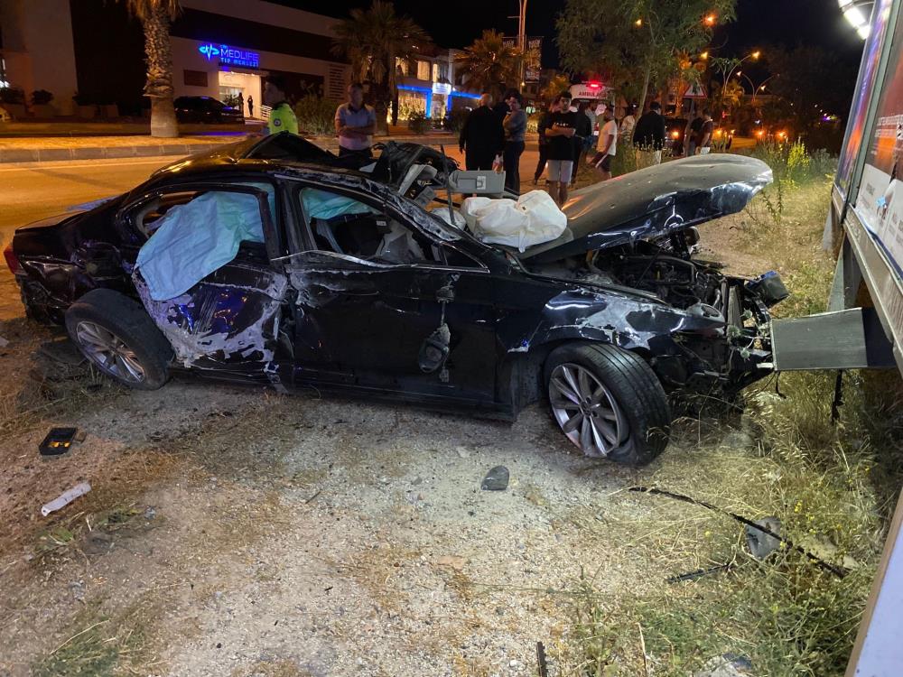 Takla atan araçta 3 yaralı: Korkunç kaza kamerada 6 Takla atan araçta 3 yaralı: Korkunç kaza kamerada