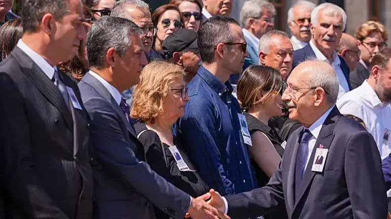 Özel ve Kılıçdaroğlu’ndan butlan sonrası ilk temas: Başarır’ın elini sıkmadı