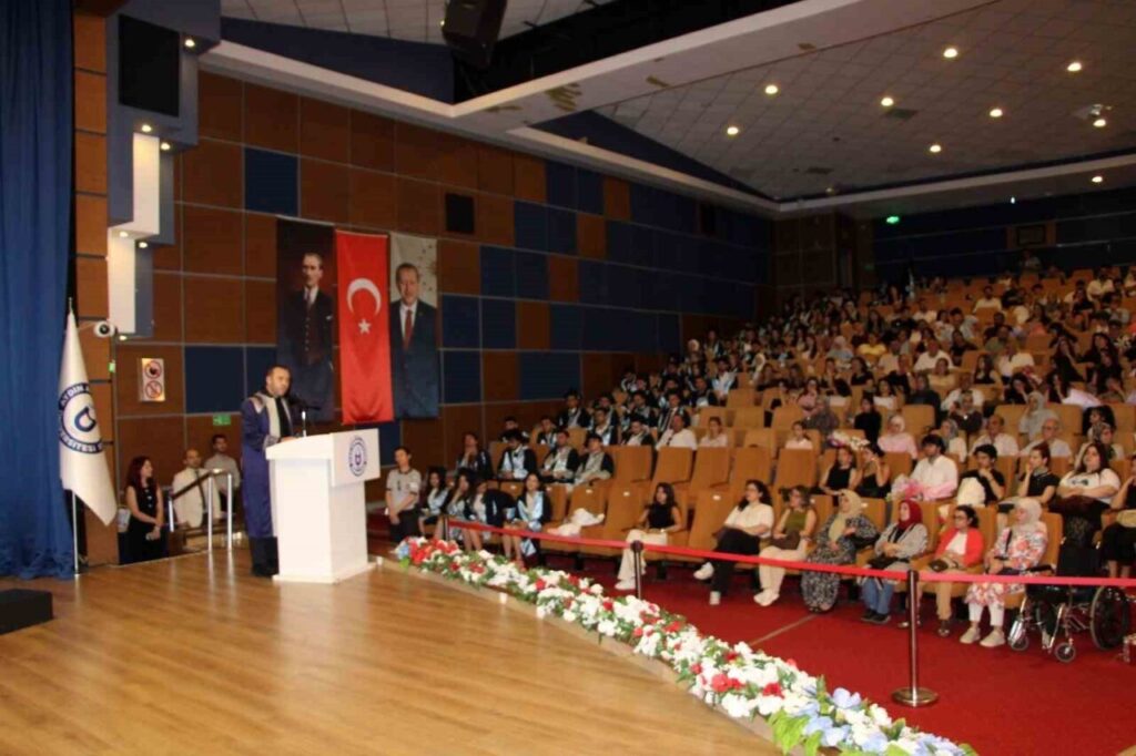 adu dis hekimligi fakultesi 8 donem mezunlarini ugurladi 745f68d0a88f