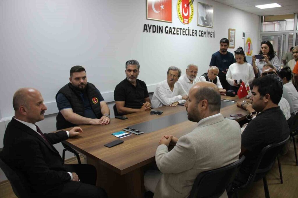 aydin basiniyla bir araya gelen vali varol basini onemli bir paydas olarak goruyoruz 8e0135ebd86c
