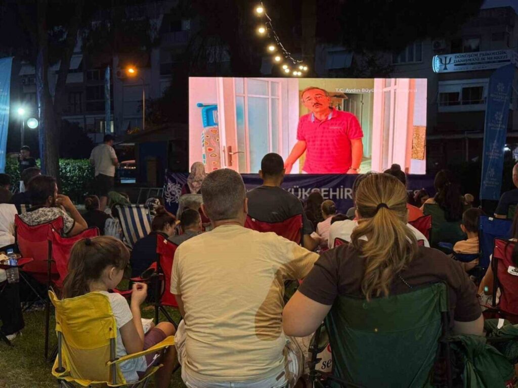 aydin buyuksehir belediyesinin acik hava sinema etkinlikleri suruyor 3eacaa9f5ed7