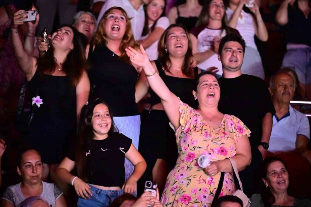 aydin buyuksehir belediyesinin konser heyecani didime tasindi 2a254e11a30b