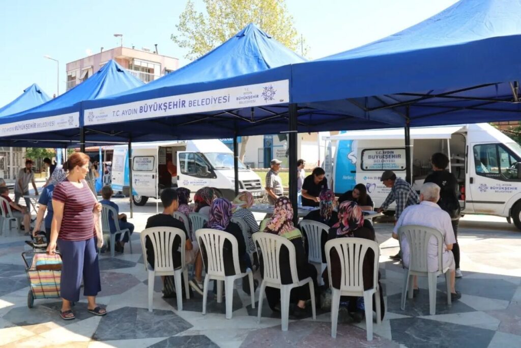 aydin buyuksehir belediyesinin mobil hizmetleri yenipazarda yogun ilgi gordu 1f39291ed6a6