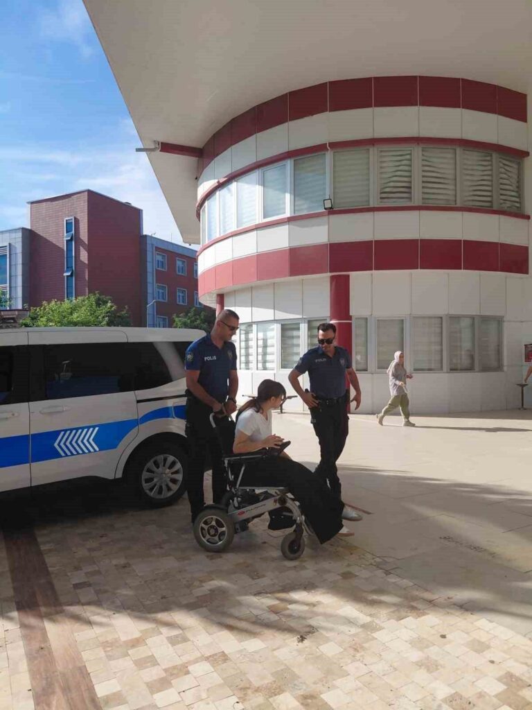 aydin polisinden yksye giren engelli ogrenciye anlamli destek 2afabcbe5e1b