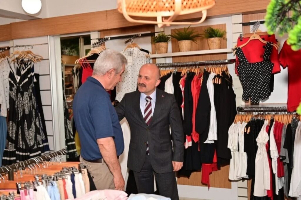 aydin valisi varol genclik caddesinde esnafla bulustu e7a4d310eb83