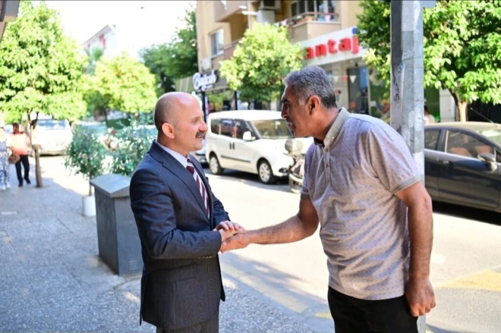 aydin valisi varol genclik caddesinde esnafla bulustu f9ef9590a1b4