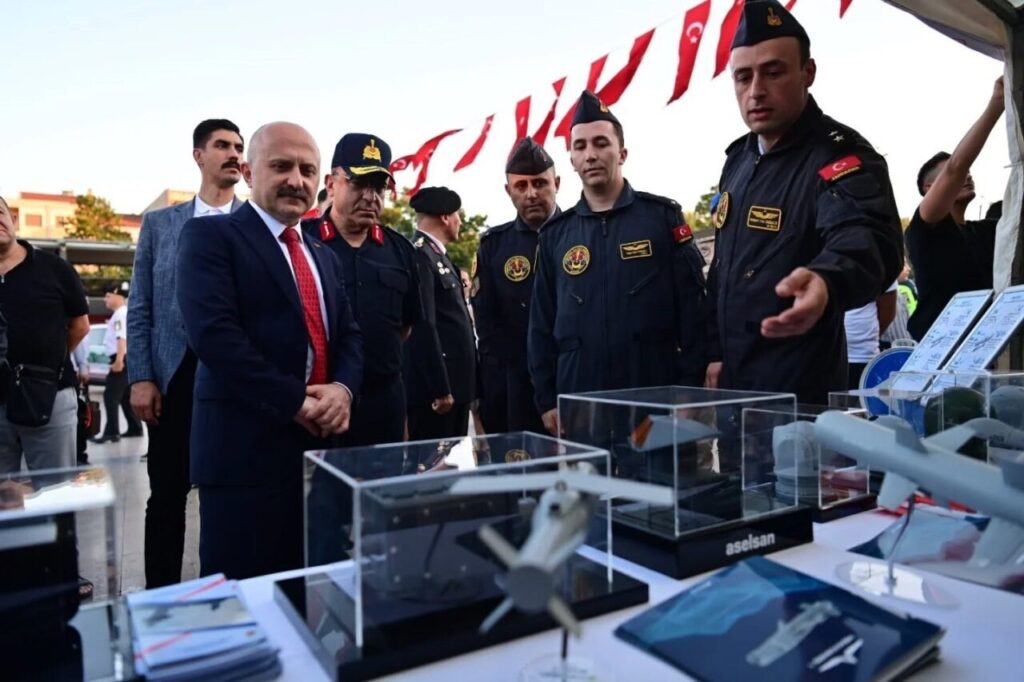 Aydın Valisi Varol, Jandarmanın etkinliğine katıldı 2 aydin valisi varol jandarmanin etkinligine katildi 4f75edf20c65