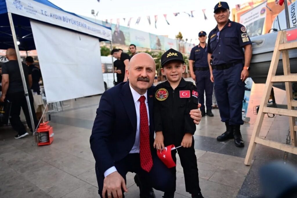 Aydın Valisi Varol, Jandarmanın etkinliğine katıldı 4 aydin valisi varol jandarmanin etkinligine katildi 91c5ebb8ab43
