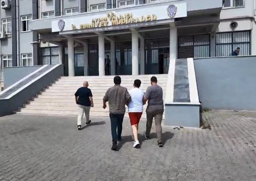 Aydın’da 131 yıl hapis cezası bulunan suça sürüklenen çocuk yakalandı 3 aydinda 131 yil hapis cezasi bulunan suca suruklenen cocuk yakalandi 041cbe4f9aa2