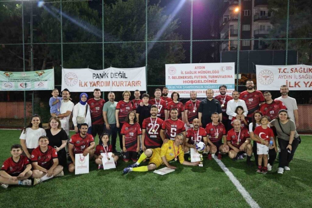 aydinda saglik calisanlarinin futbol heyecani sona erdi c976ac37bdb3