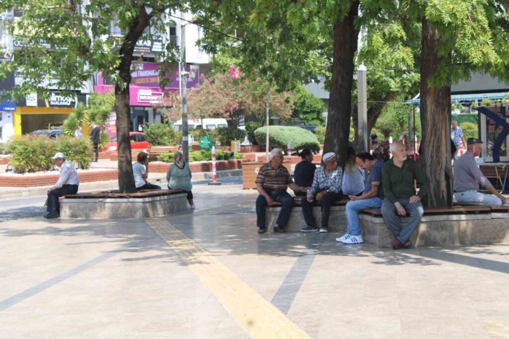 aydinda sicaklar aniden yukseldi termometre 42 dereceyi gosterdi 77d251f2a7f5