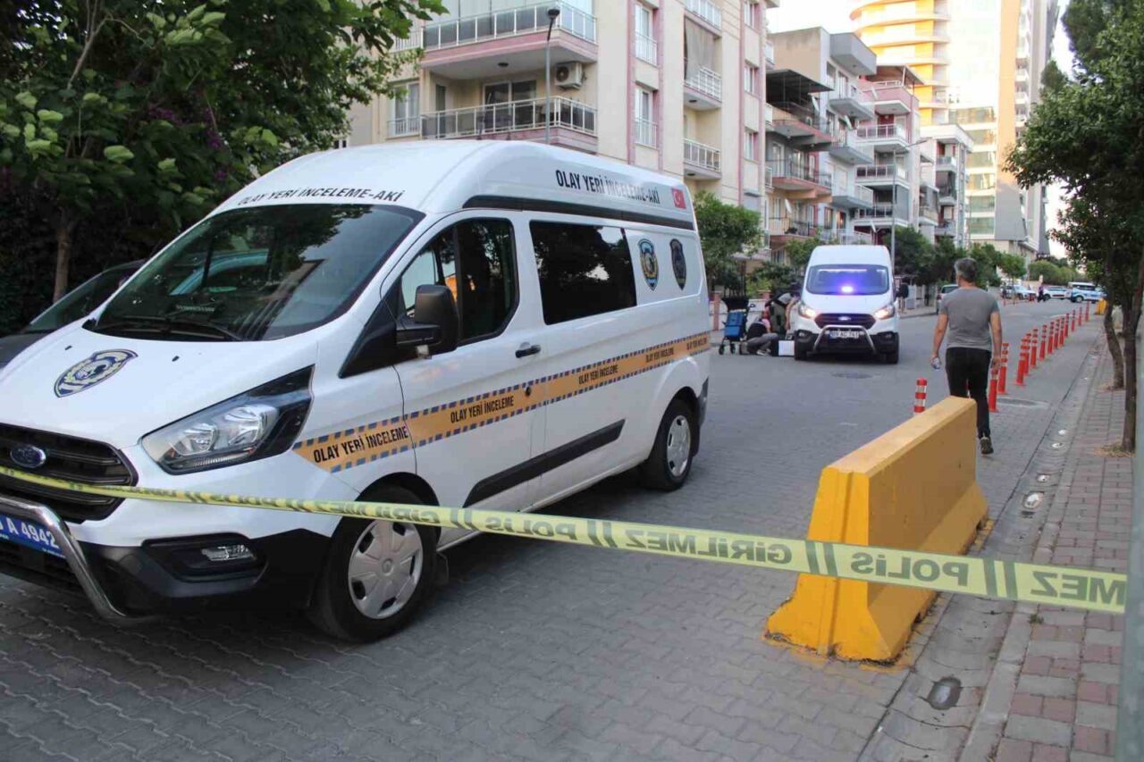 Aydın’da şüpheli valiz fünyeyle patlatıldı 8 Aydın’da şüpheli valiz fünyeyle patlatıldı