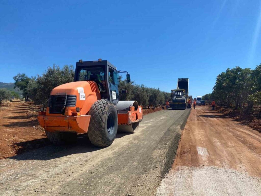 aydinda yol calismalari suruyor 99453e61d62d