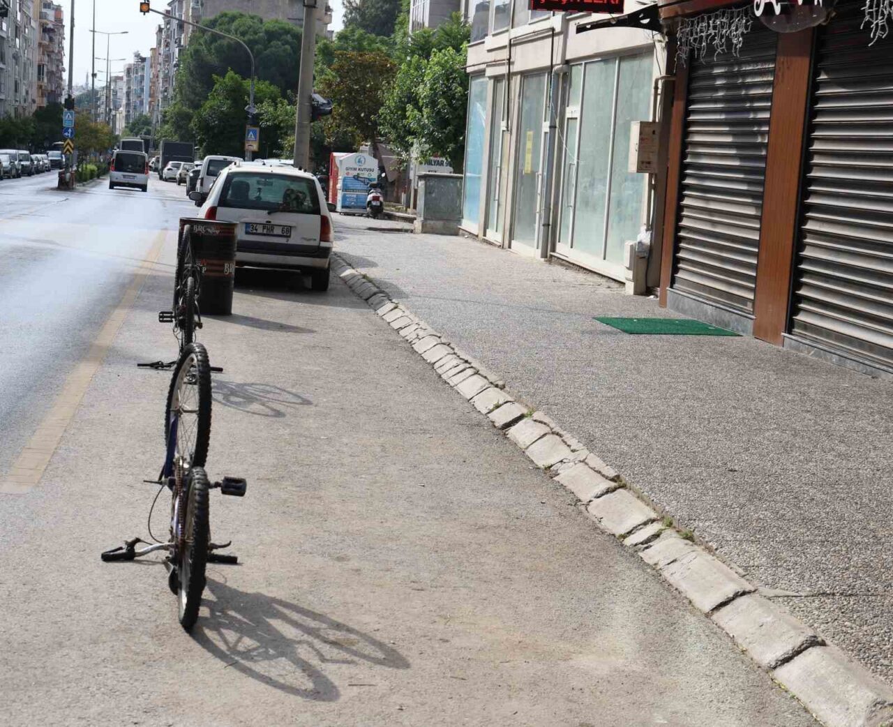 Aydın’daki trafik ve otopark sıkıntısının en önemli nedenlerinden biri denetimsizlik 1 aydindaki trafik ve otopark sikintisinin en onemli nedenlerinden biri denetimsizlik 0b24b604e351