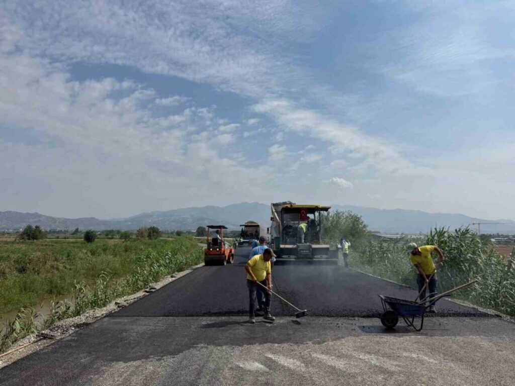 Aydın’ın ilçelerinde yol yapım ve yenileme çalışmaları sürüyor 6 aydinin ilcelerinde yol yapim ve yenileme calismalari suruyor ed4822b4d29f