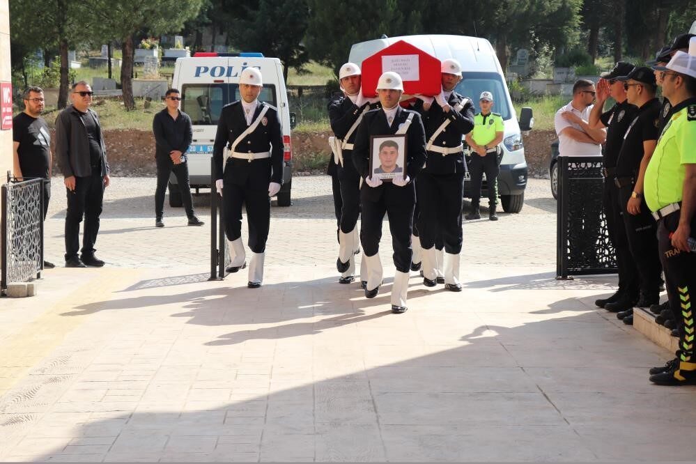 Aydınlı şehit polis memuru Denizli’de toprağa verildi 2 aydinli sehit polis memuru denizlide topraga verildi ec362d186b8b