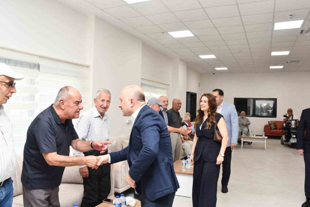 Babalar Günü’nde huzurevi sakinleri ve şehit babası unutulmadı 5 babalar gununde huzurevi sakinleri ve sehit babasi unutulmadi 2620ffcc5968