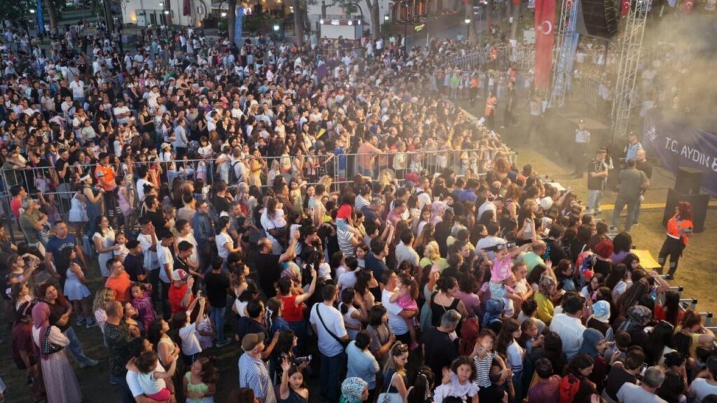 baskan cercioglu cocuklari yilsonu senligi ile bulusturdu dca6bc401f36