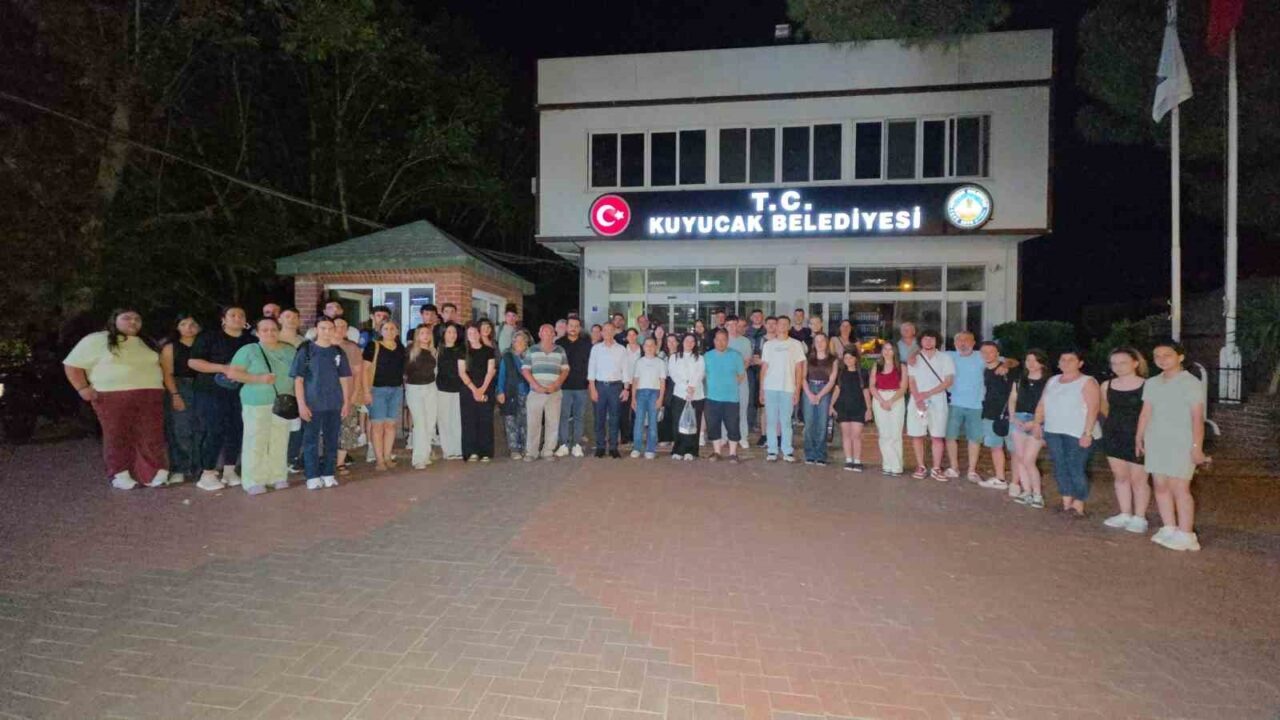baskan dogancadan ogrencilere diploma jesti f17f873baa95