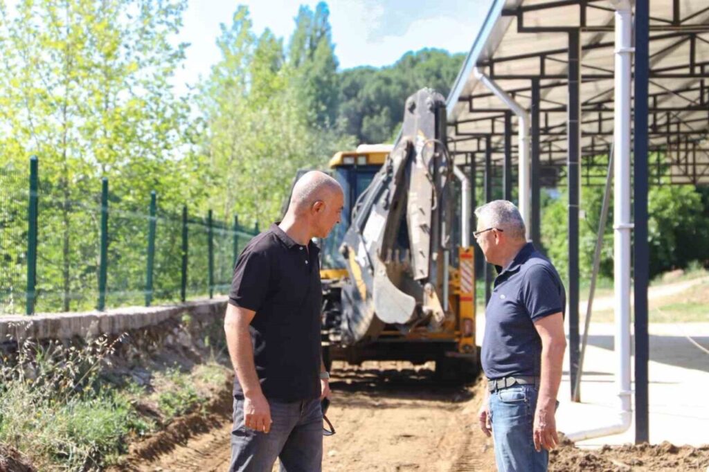 baskan guler kocak mahallesindeki calismalari inceledi c60e7ab1bf5a