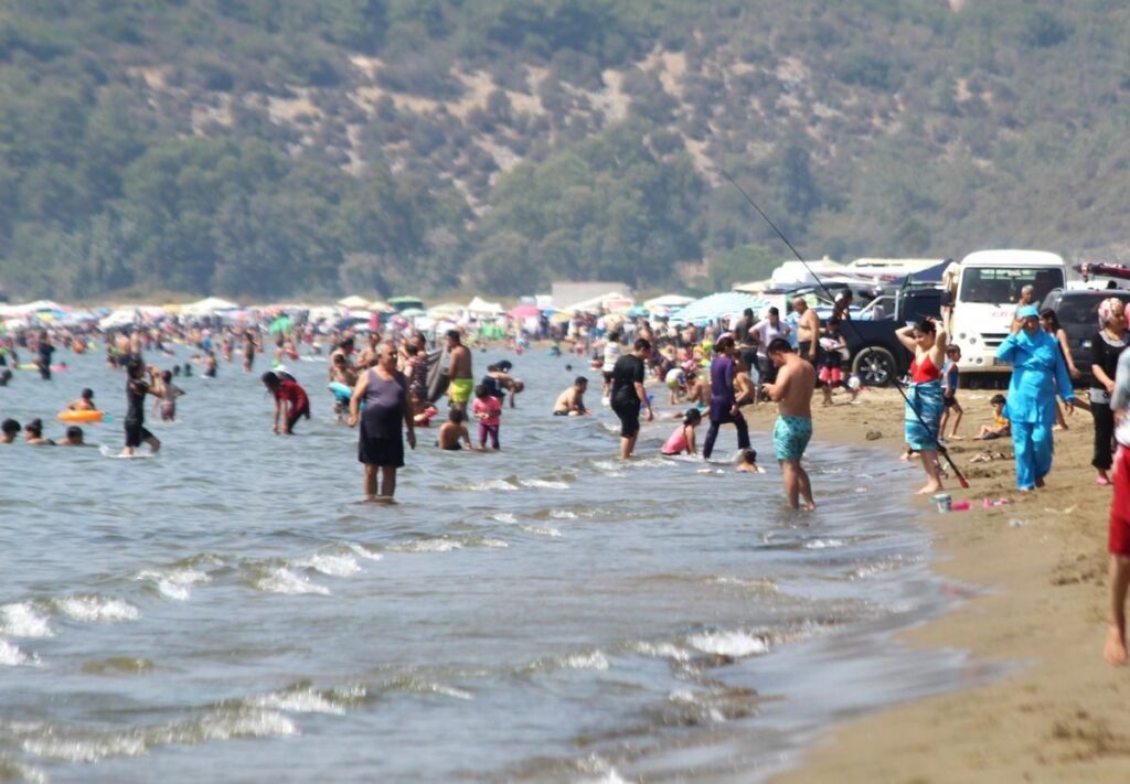 baskan surucu kusadasi sinirindaki dogal alana dikkat cekti 860d9cba6a2f