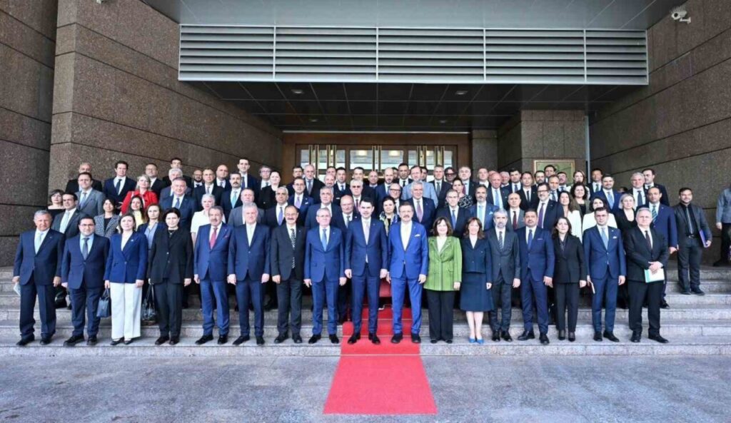 baskan ulken cop31 business forum is dunyasi istisare toplantisina katildi 002a5a3a09bc