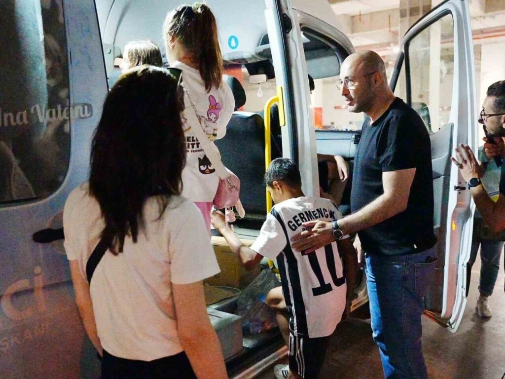 Başkan Zencirci’den Germencikli genç futbolculara anlamlı jest 5 baskan zencirciden germencikli genc futbolculara anlamli jest e928f6b95553
