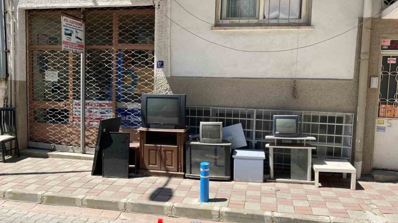 Bir dönemin vazgeçilmezi tüplü televizyonlar, şimdilerde nostalji yaşatıyor 1 bir donemin vazgecilmezi tuplu televizyonlar simdilerde nostalji yasatiyor 3bad8f8080ca