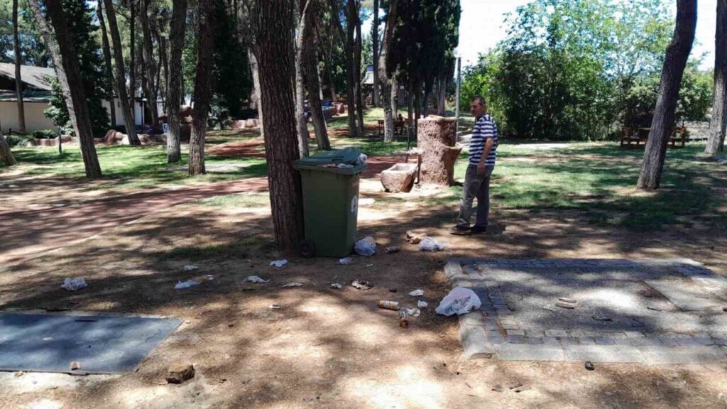 bu park bir gecede bu hale geldi ed704da6b17e