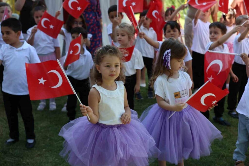 buyuksehirin cocuk gelisim merkezlerinde mezuniyet heyecani yasandi ab08d3c406de