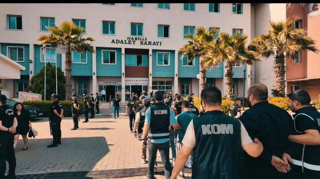 Cezaevinden talimat alan, kurşunlama olaylarının şüphelileri yakalandı 3 cezaevinden talimat alan kursunlama olaylarinin suphelileri yakalandi 7 tutuklama 8091aec7494e