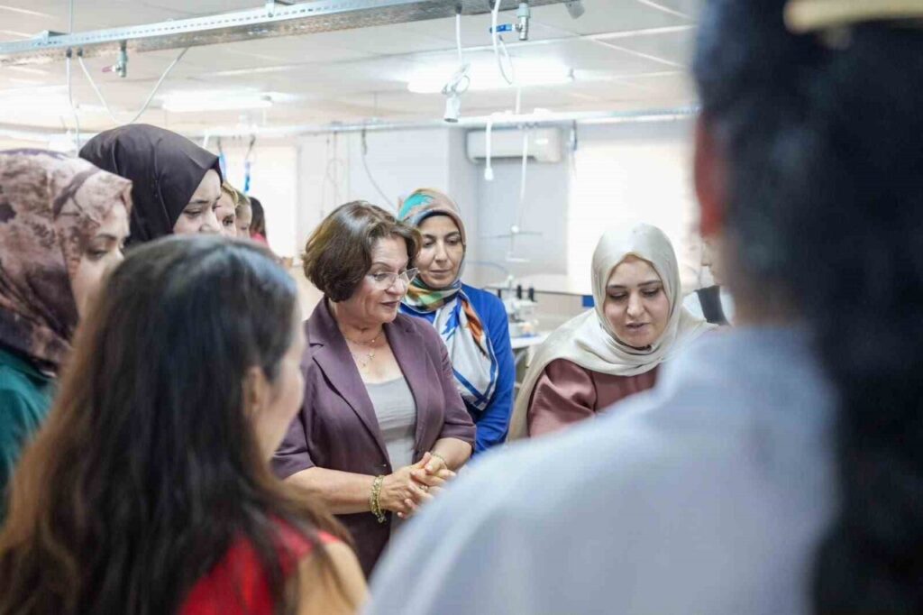 Didim Belediyesi Moda Tasarım ve Temel Dikiş Eğitimi yıl sonu etkinliği gerçekleştirildi 5 didim belediyesi moda tasarim ve temel dikis egitimi yil sonu etkinligi gerceklestirildi ebaac3f27f89