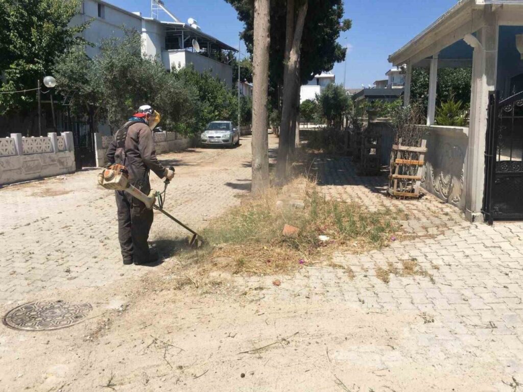 didim belediyesi yesil alanlarda bakim calismalarini surduruyor d86dd8364835