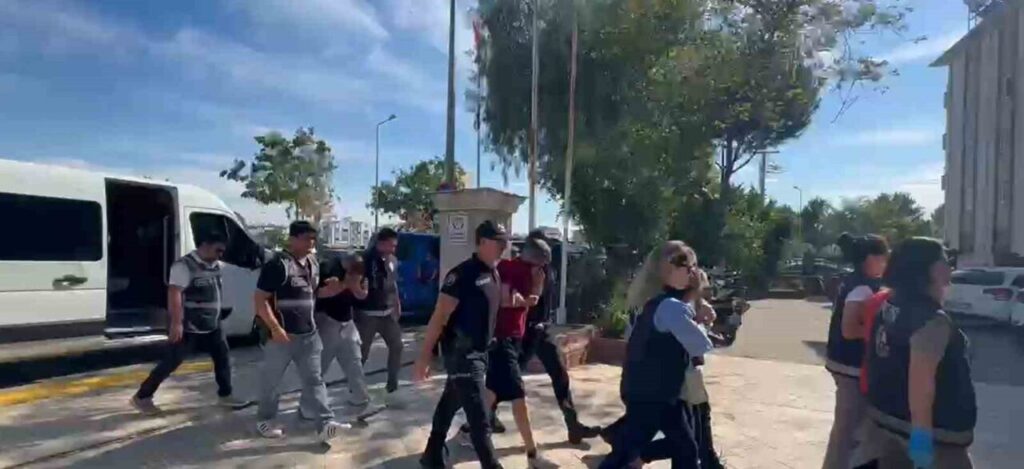 Didim’de fuhuş operasyonu: Kadınları zorluyorlardı, 4 tutuklama 2 didimde fuhus operasyonu 4 tutuklama 171836b487a2