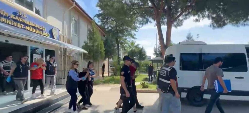 Didim’de fuhuş operasyonu: Kadınları zorluyorlardı, 4 tutuklama 3 didimde fuhus operasyonu 4 tutuklama ff0bc5827c47